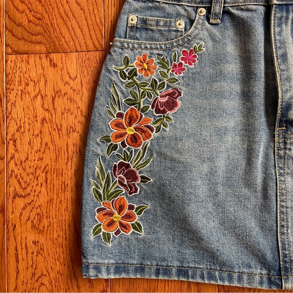 Jean Skirt - Picture 5 of 6